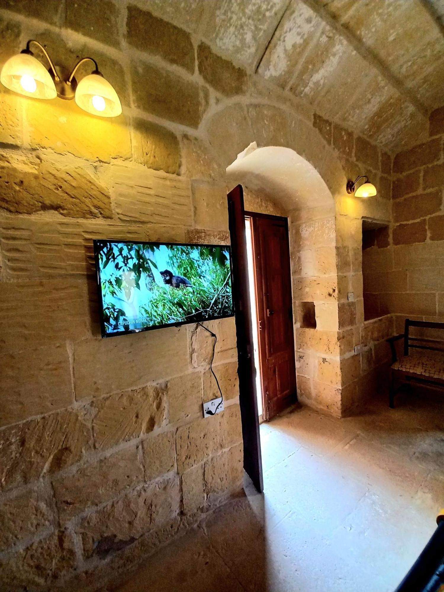 Ta Majsi Farmhouse With Indoor Heated Pool San Lawrenz Zewnętrze zdjęcie