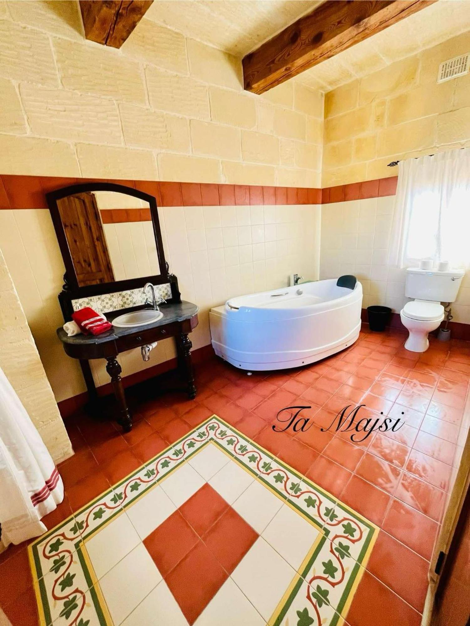 Ta Majsi Farmhouse With Indoor Heated Pool San Lawrenz Zewnętrze zdjęcie